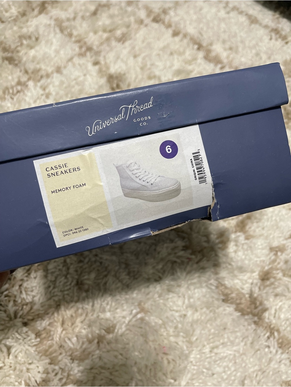Universal Thread Cassie Sneakers White Memory Foam Size 6 NIB - Picture 7 of 13